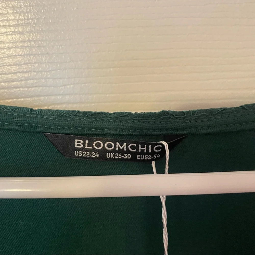 BloomChic Emerald Green Midi Dress - Picture 7 of 9